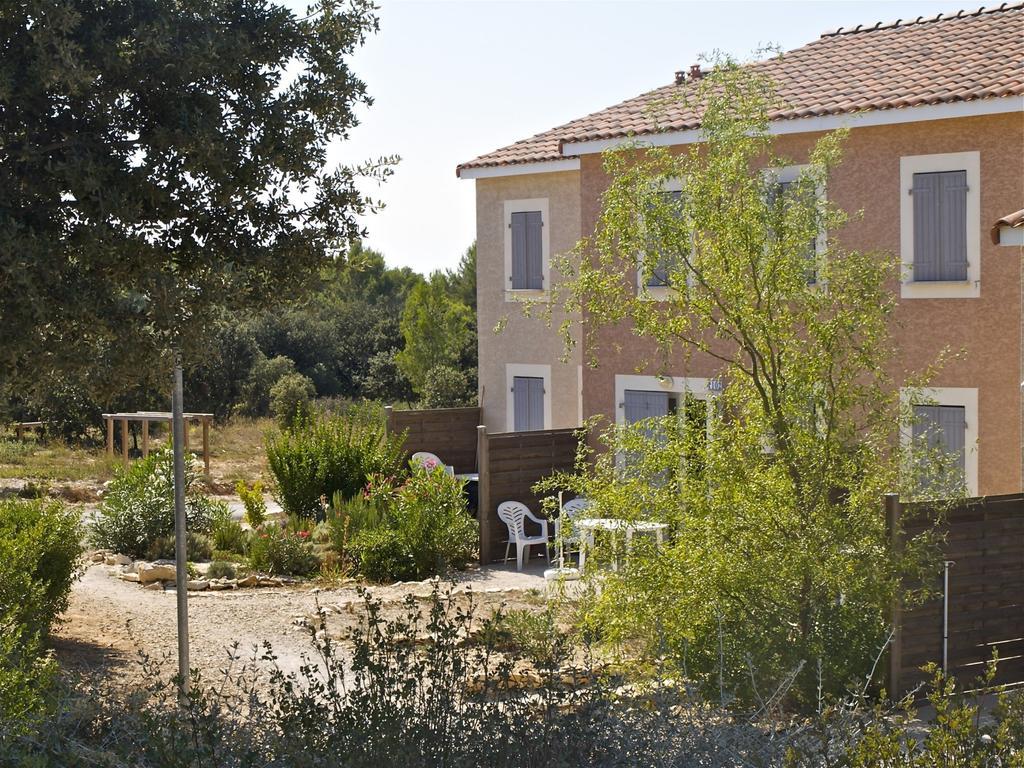 Residence Odalys Le Mas Des Vignes Calvisson Exterior foto
